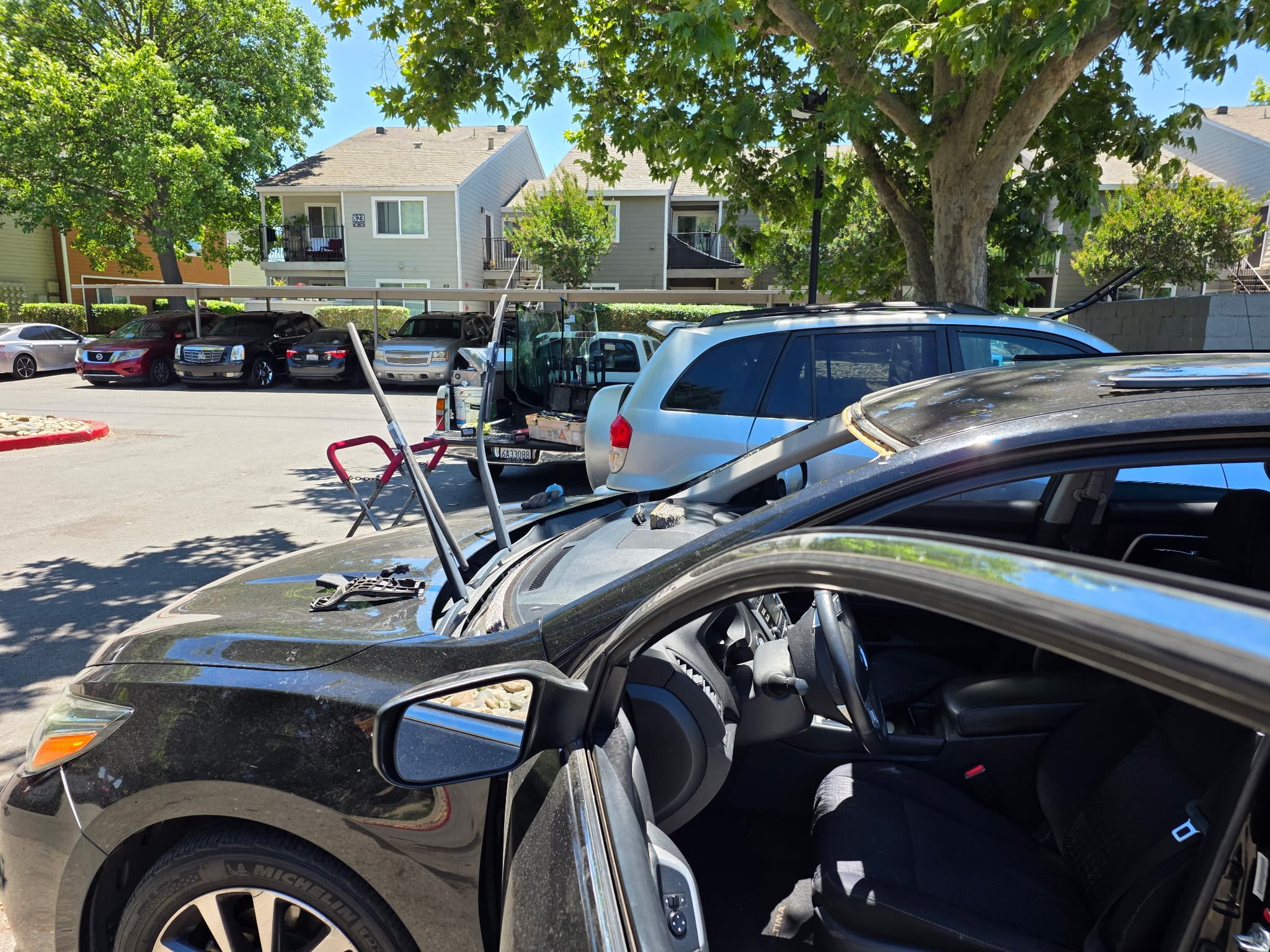 SUV install with tools and roof rack